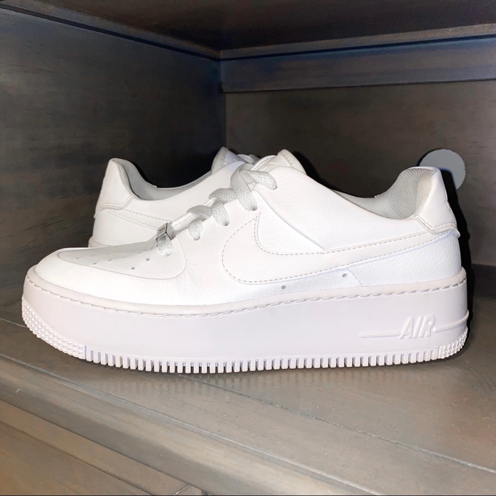 Nike Air Force 1 Sage Low